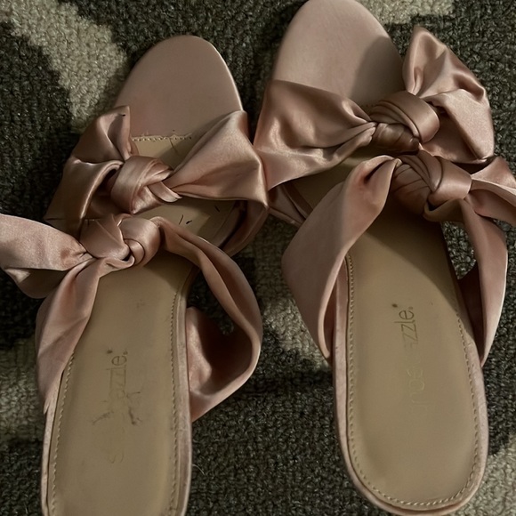 High heel with double bow - Picture 5 of 5